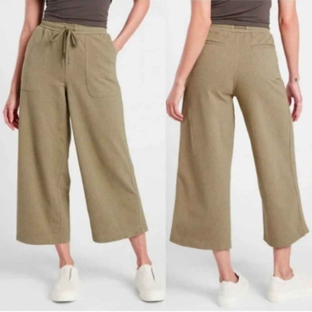 Athleta Farallon Heathered Wide Leg Crop Pants in Shadow Olive Heather‎